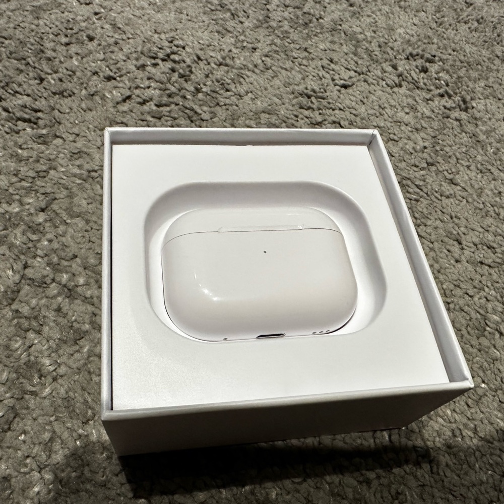 White Wireless Earbuds with Charging Case